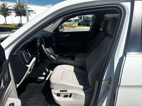 New 2026 Volkswagen Atlas SEL image 11