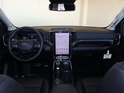 Used 2025 Ford Ranger Lariat w/ FX4 Off-Road Package image 26