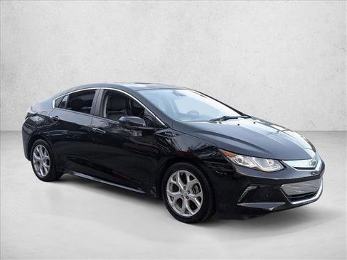 Used 2018 Chevrolet Volt Premier w/ Driver Confidence Package image 3