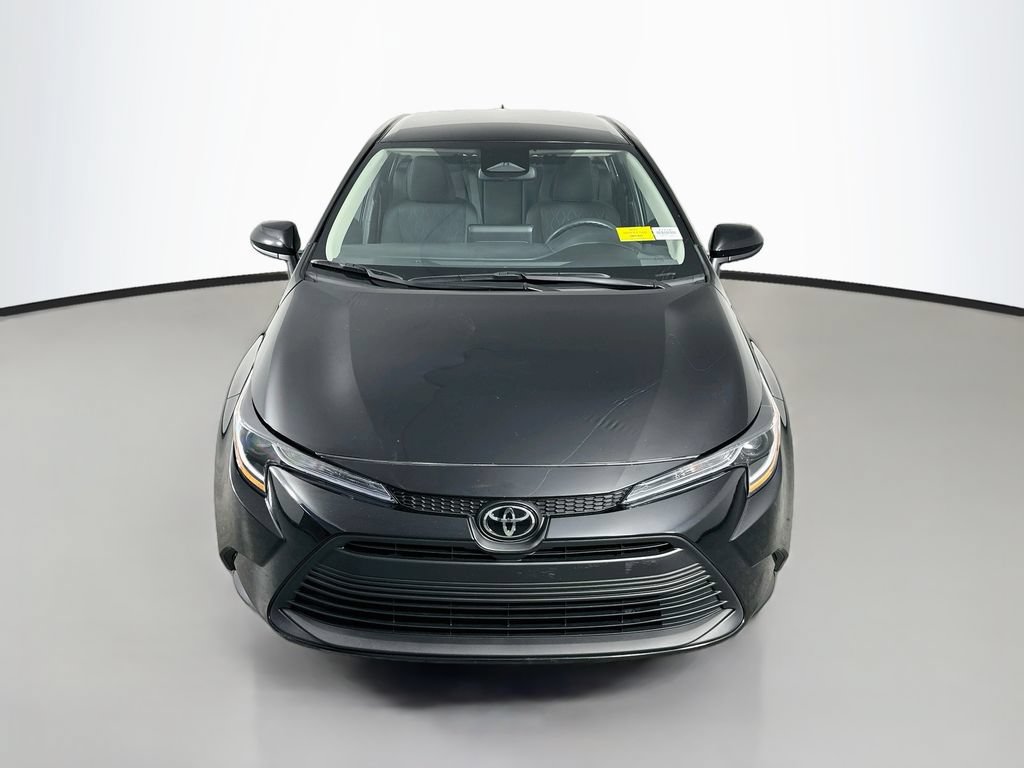 Used 2025 Toyota Corolla LE FWD image 2
