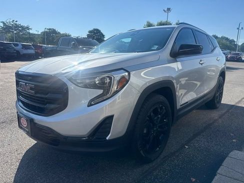 Used 2021 GMC Terrain SLE w/ Driver Convenience Package AWD/4WD image 3