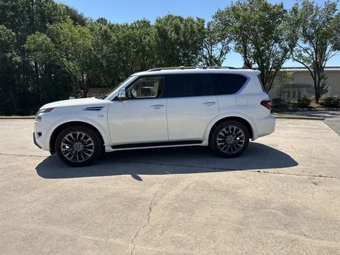 Used 2022 Nissan Armada Platinum w/ Captain's Chairs Package image 7