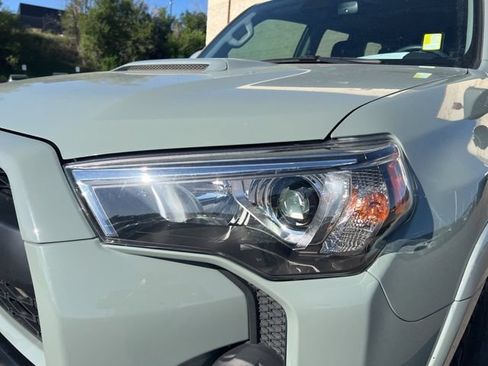 Used 2023 Toyota 4Runner TRD Off-Road Premium w/ Moonroof Package AWD/4WD image 9