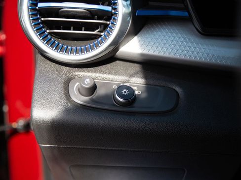 Certified 2024 Chevrolet Trax LT image 17