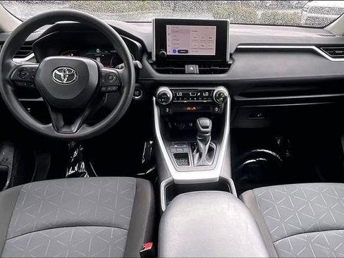 Used 2024 Toyota RAV4 XLE FWD image 15