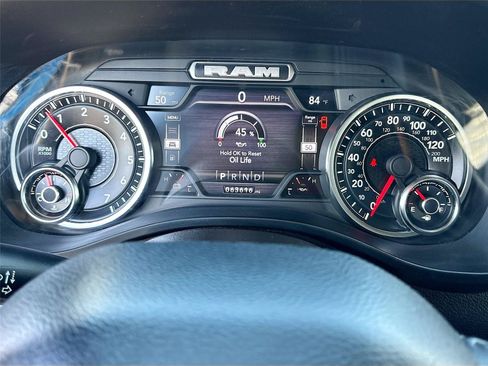 Used 2022 RAM 1500 Big Horn AWD/4WD image 12