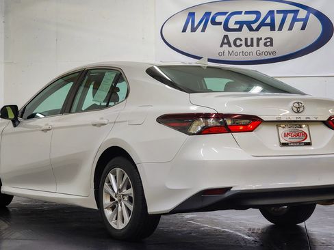 Used 2021 Toyota Camry LE image 9