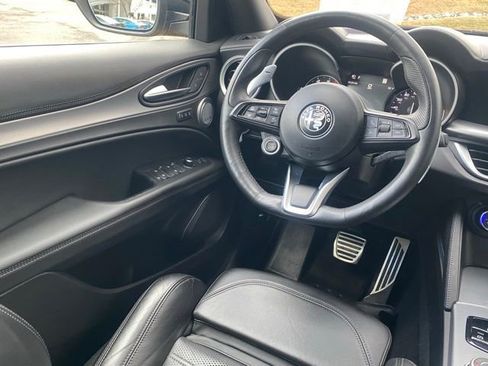 Used 2022 Alfa Romeo Stelvio Veloce image 45