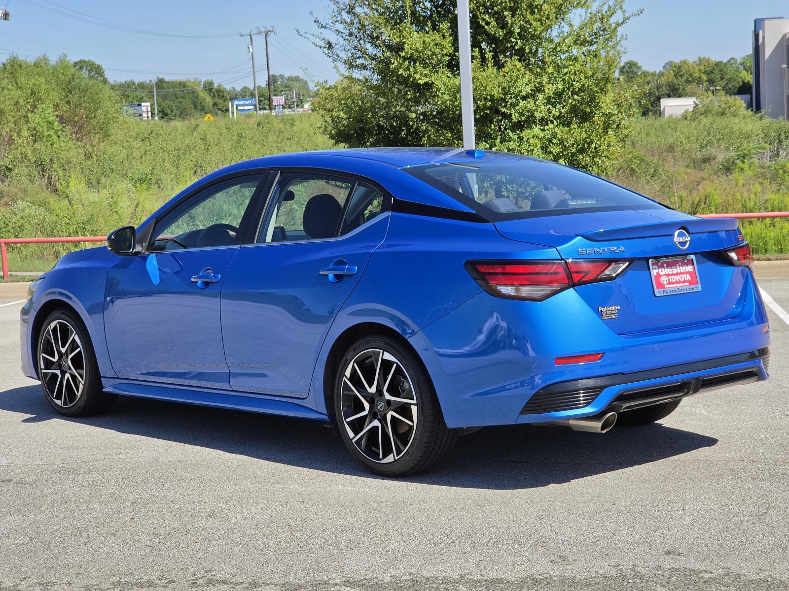 Used 2025 Nissan Sentra SR FWD image 6