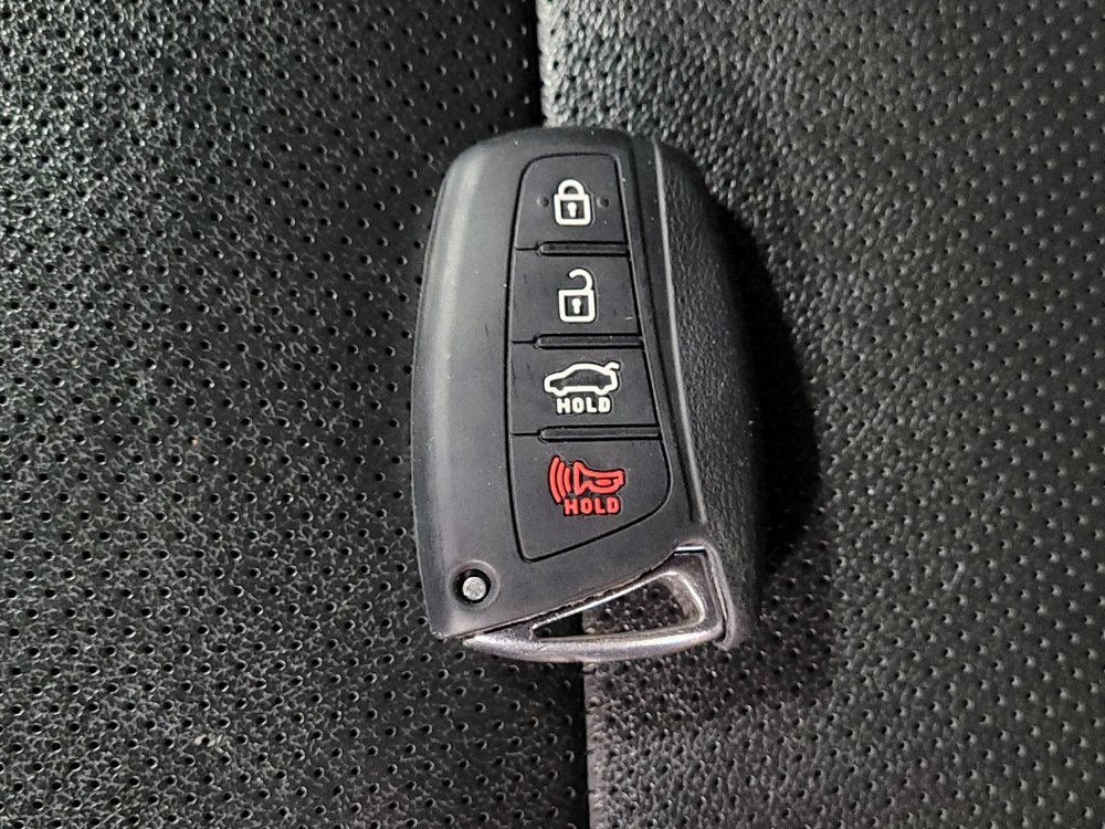Used 2017 Hyundai Santa Fe Limited FWD image 32