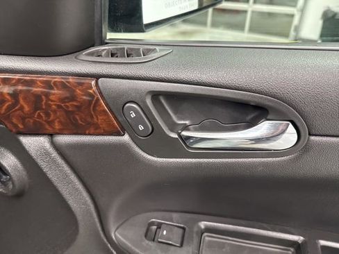 Used 2013 Chevrolet Impala LT w/ LT Sunroof Package image 25