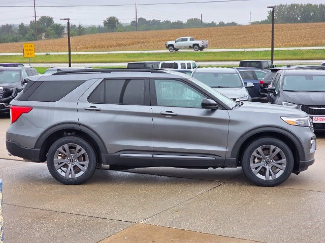 Used 2023 Ford Explorer XLT w/ Equipment Group 202A AWD/4WD image 9