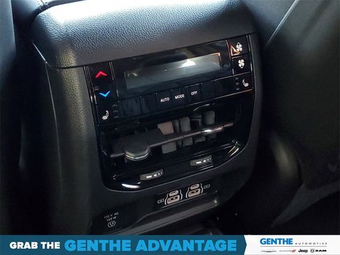 Certified 2024 Jeep Grand Cherokee L Limited image 31