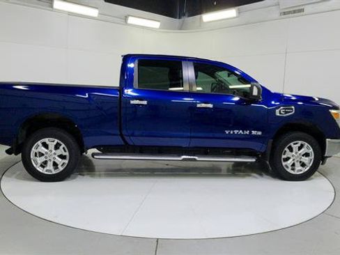 Used 2017 Nissan Titan SV RWD image 9
