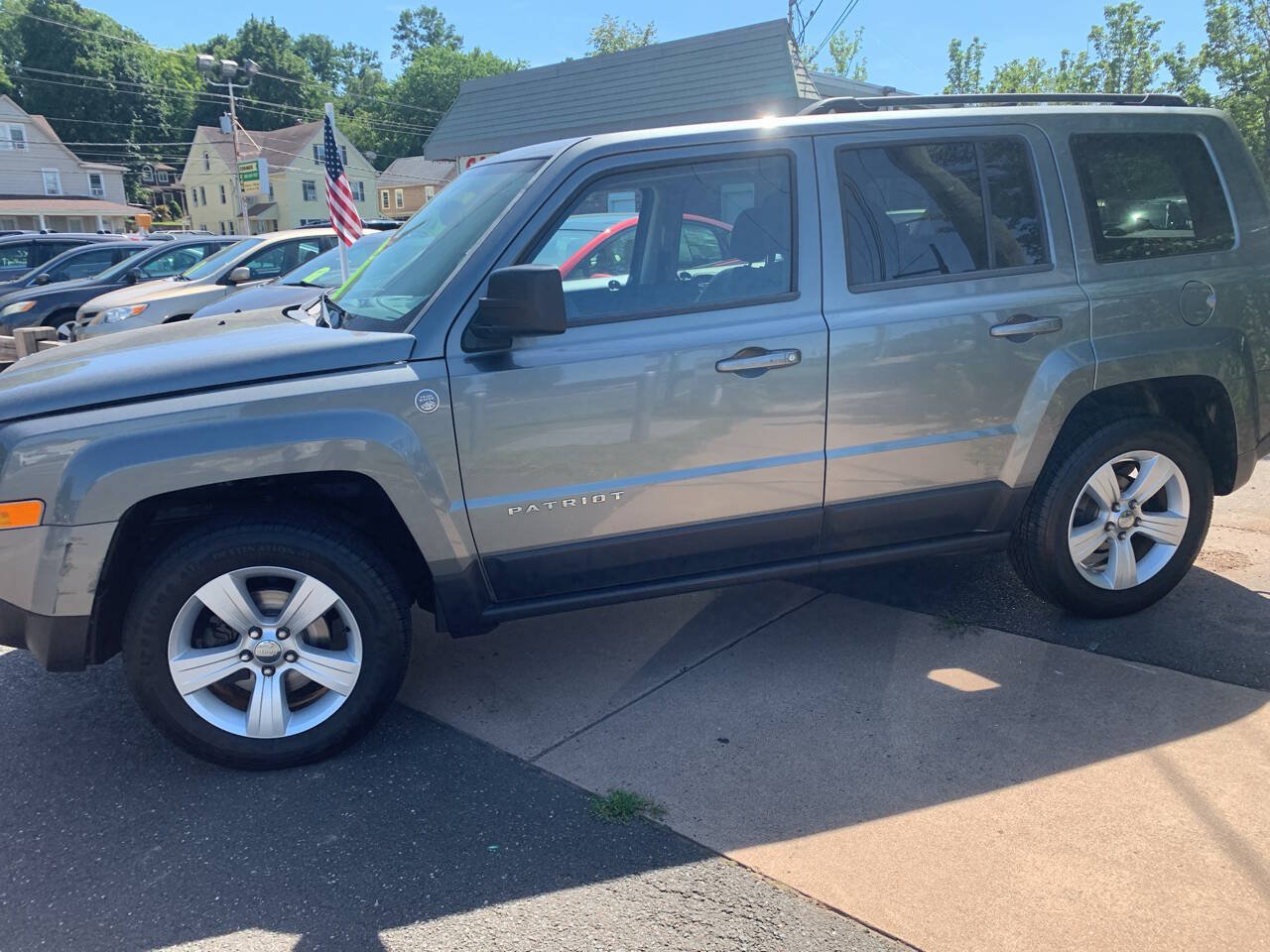 Used 2014 Jeep Patriot Latitude w/ Sun/Sound Group AWD/4WD image 8