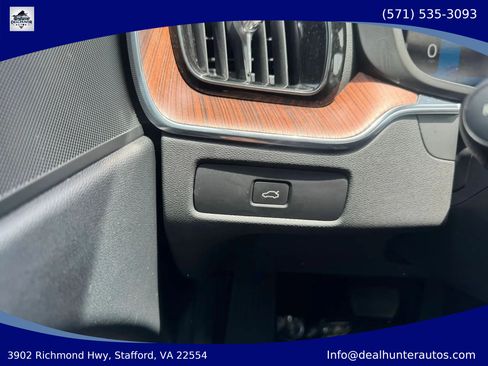 Used 2023 Volvo XC60 B5 Plus FWD image 20