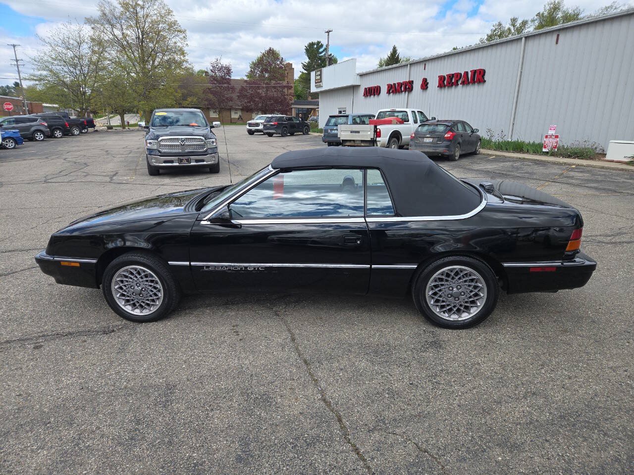 Used 1992 Chrysler LeBaron Convertible FWD image 5