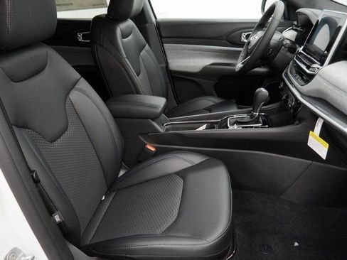 New 2026 Jeep Compass Latitude image 33