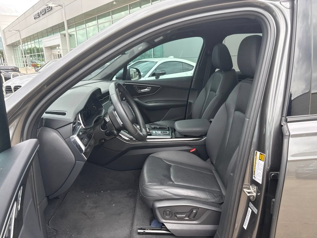 Used 2021 Audi Q7 3.0T Premium Plus AWD/4WD image 2