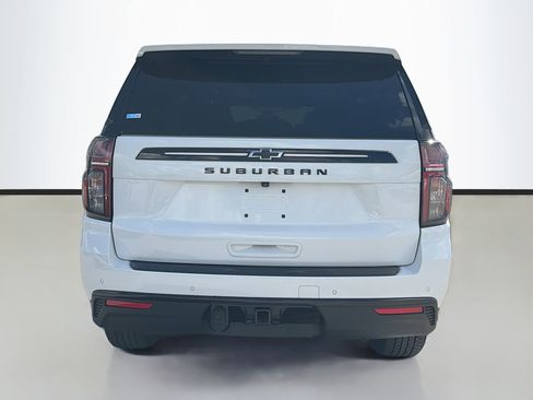 Used 2024 Chevrolet Suburban Z71 w/ Luxury Package image 5