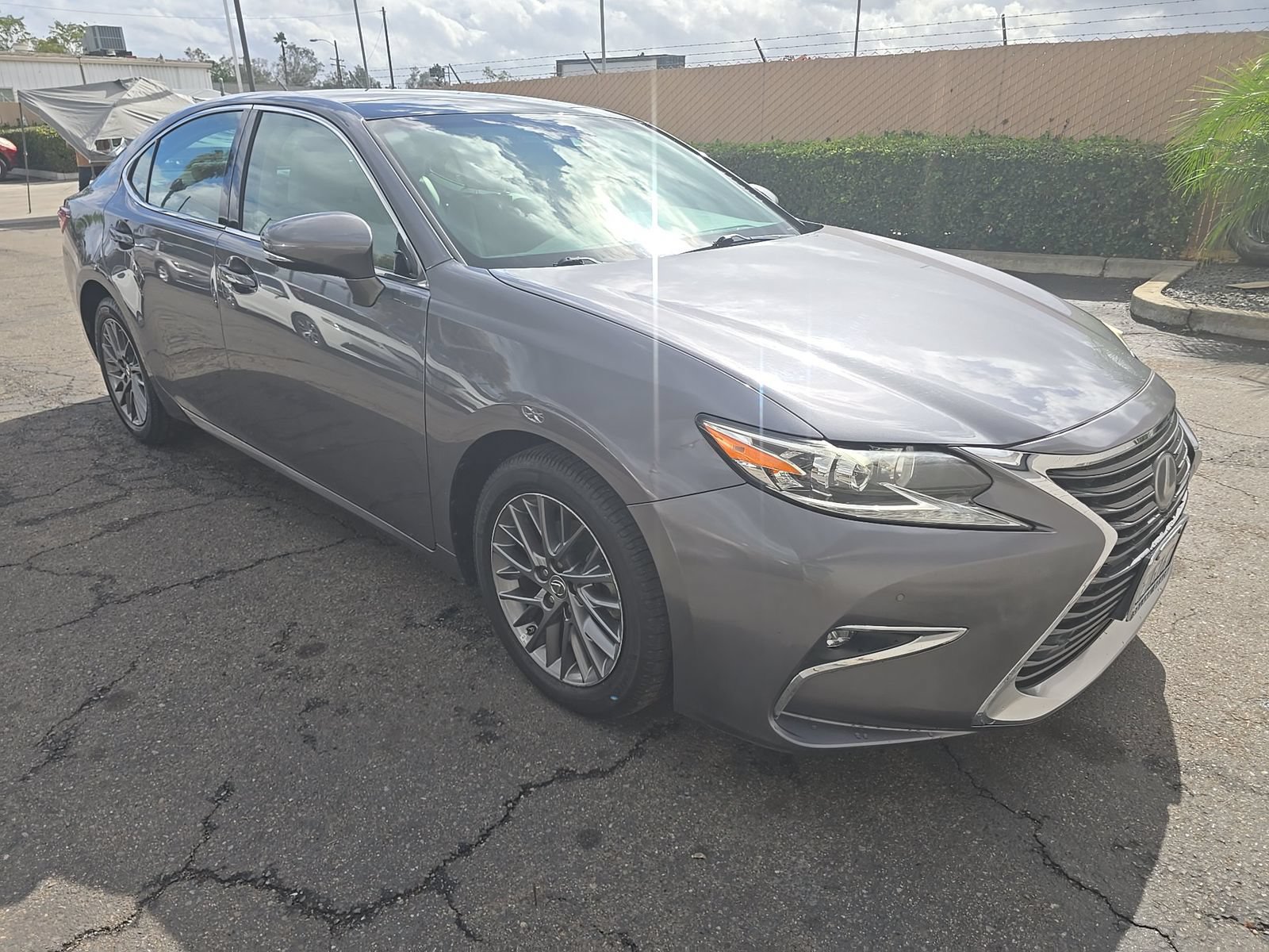 Used 2018 Lexus ES 350 w/ Navigation System Package FWD image 4