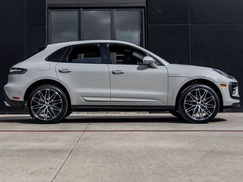 Certified 2026 Porsche Macan AWD/4WD image 12