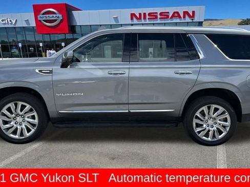 Used 2021 GMC Yukon SLT w/ SLT Premium Package image 6