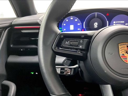 Used 2025 Porsche Macan 4 Electric image 22