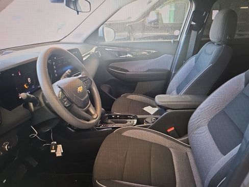 Used 2025 Chevrolet TrailBlazer LT image 5