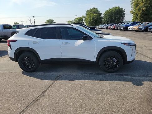 New 2026 Chevrolet Trax LT w/ Driver Confidence Package FWD image 4