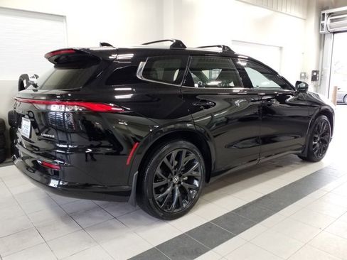 Used 2025 Toyota Crown Signia w/ Advanced Technology Package image 21