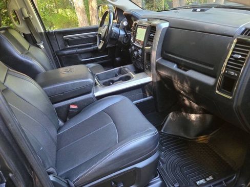 Used 2018 RAM 2500 Laramie w/ Sport Appearance Group AWD/4WD image 12