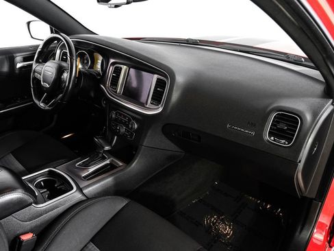 Used 2022 Dodge Charger R/T w/ Performance Handling Group RWD image 9