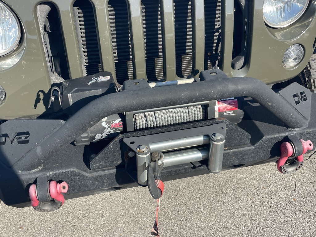 Used 2015 Jeep Wrangler Unlimited Sahara w/ Dual Top Group AWD/4WD image 3