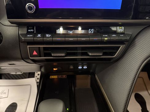 Used 2026 Toyota Camry SE FWD image 18