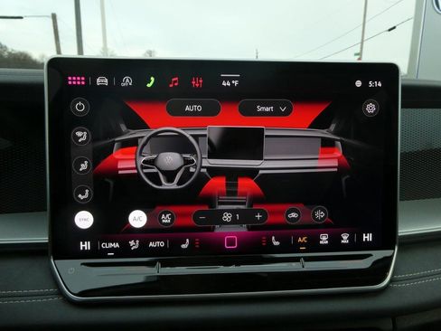 New 2026 Volkswagen Tiguan SE AWD/4WD image 11