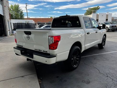 Used 2023 Nissan Titan SV w/ SV Convenience Package AWD/4WD image 9