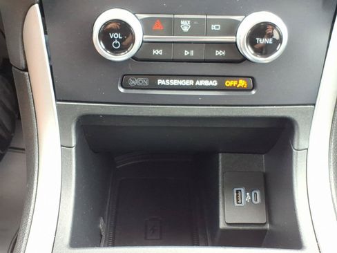 Used 2021 Ford Edge SEL w/ Convenience Package AWD/4WD image 19