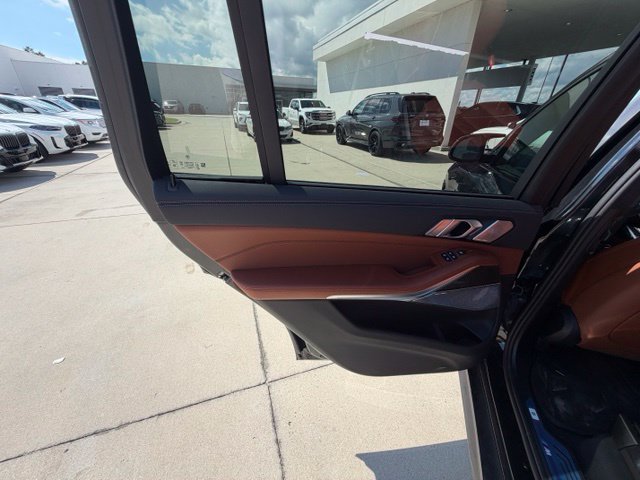 Used 2027 BMW X7 M60i w/ Executive Package AWD/4WD image 17