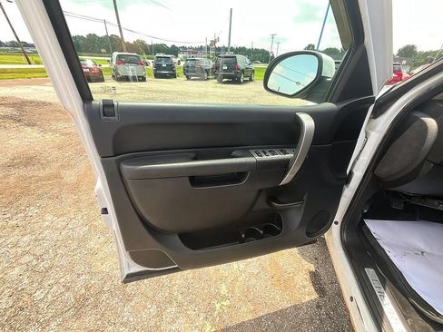 Used 2011 Chevrolet Silverado 1500 LT w/ All-Star Edition AWD/4WD image 12