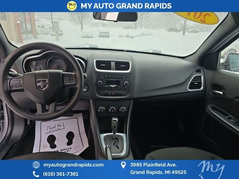 Used 2014 Dodge Avenger SE image 12