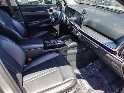 Certified 2025 Kia Sorento EX AWD/4WD image 15