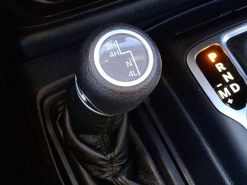 Used 2023 Jeep Wrangler Willys image 31