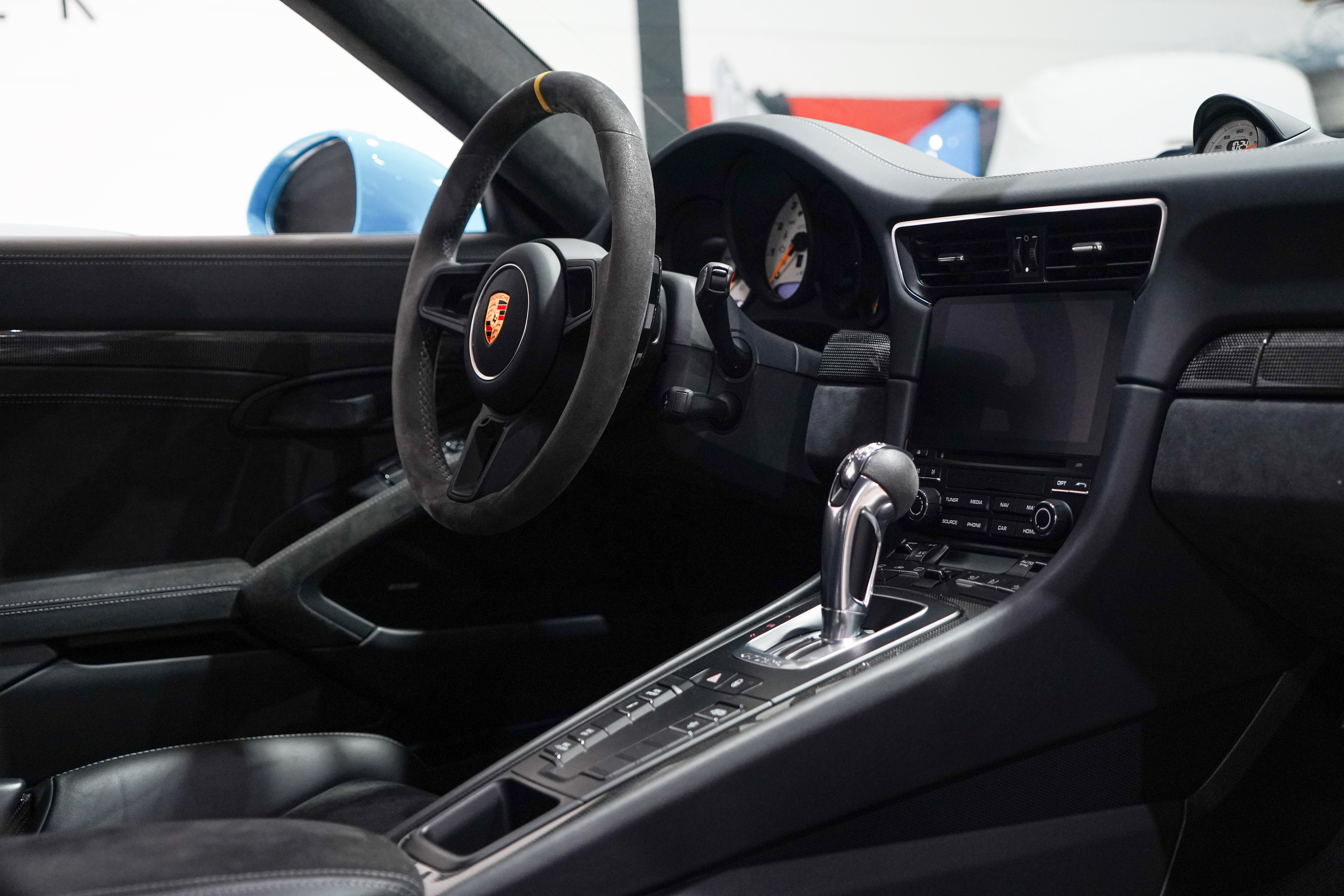 Used 2018 Porsche 911 GT2 RS RWD image 17