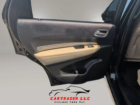 Used 2019 Dodge Durango SXT AWD/4WD image 14