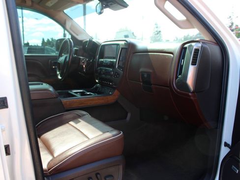 Used 2014 Chevrolet Silverado 1500 High Country w/ High Country Premium Package AWD/4WD image 8