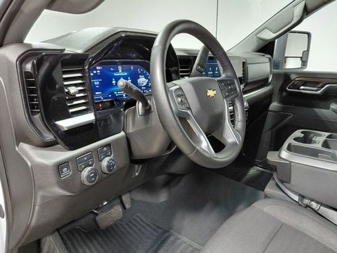 Used 2025 Chevrolet Silverado 2500 LT w/ Convenience Package AWD/4WD image 29