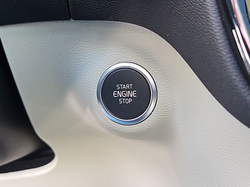 New 2026 Volvo XC40 B5 Plus w/ Protection Package Premier image 14