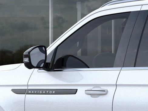 New 2025 Lincoln Navigator L Black Label AWD/4WD image 21