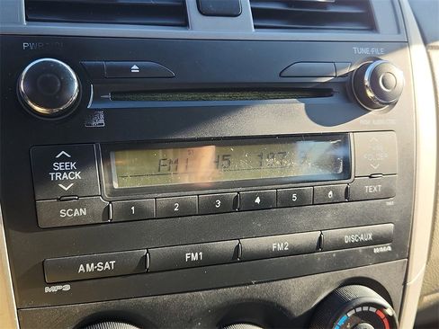 Used 2013 Toyota Corolla L image 17